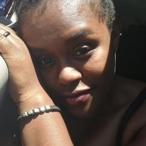 Meet your Posher, Sade